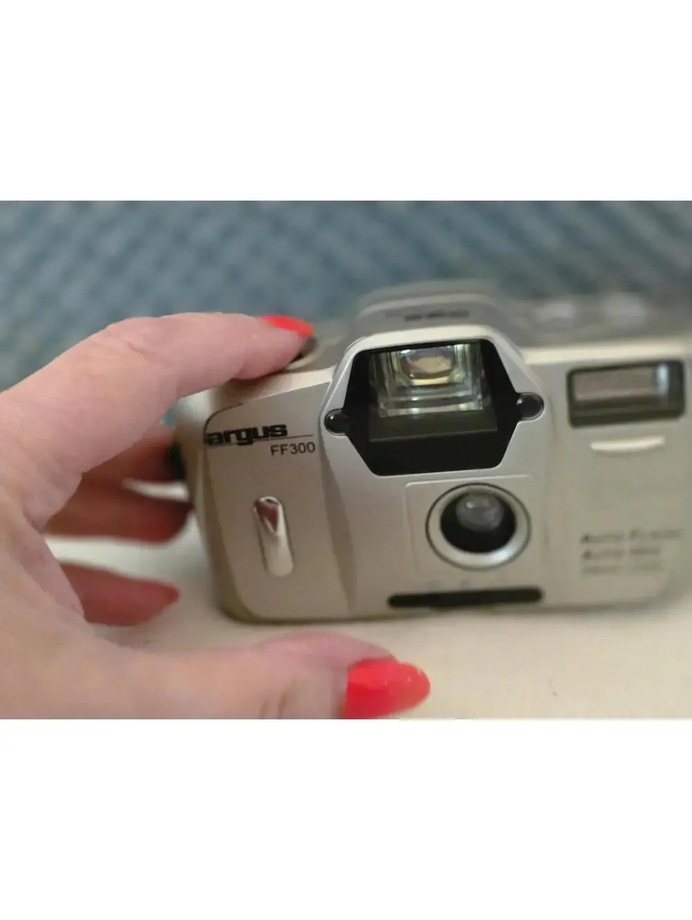 Argus FF300 35mm Point & Shoot Film Camera Auto Flash 29mm Lens Untested